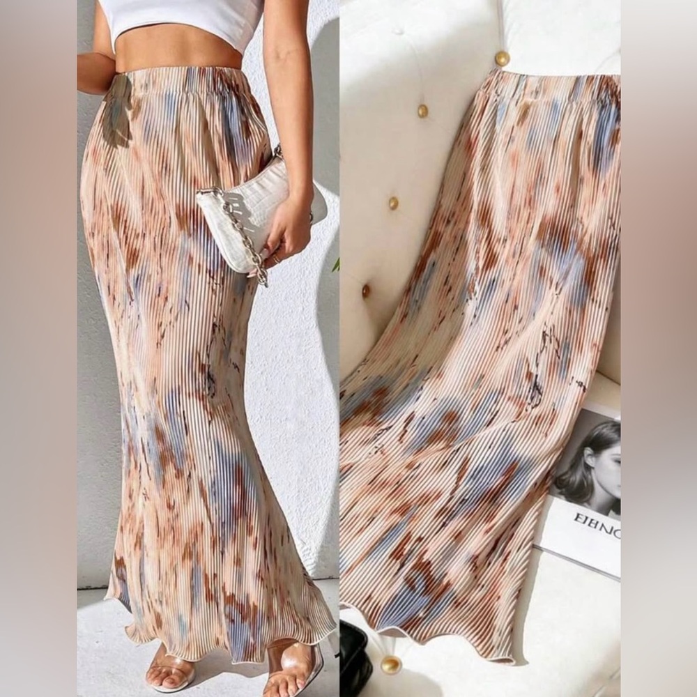 Long printed skirt/ size small Pet